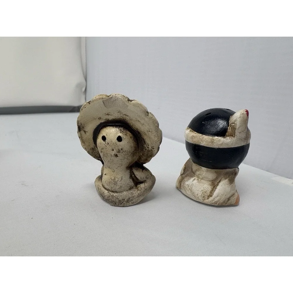 Vtg. Cute 1950's Native American Indian Children Salt & Pepper Shakers Ceramic